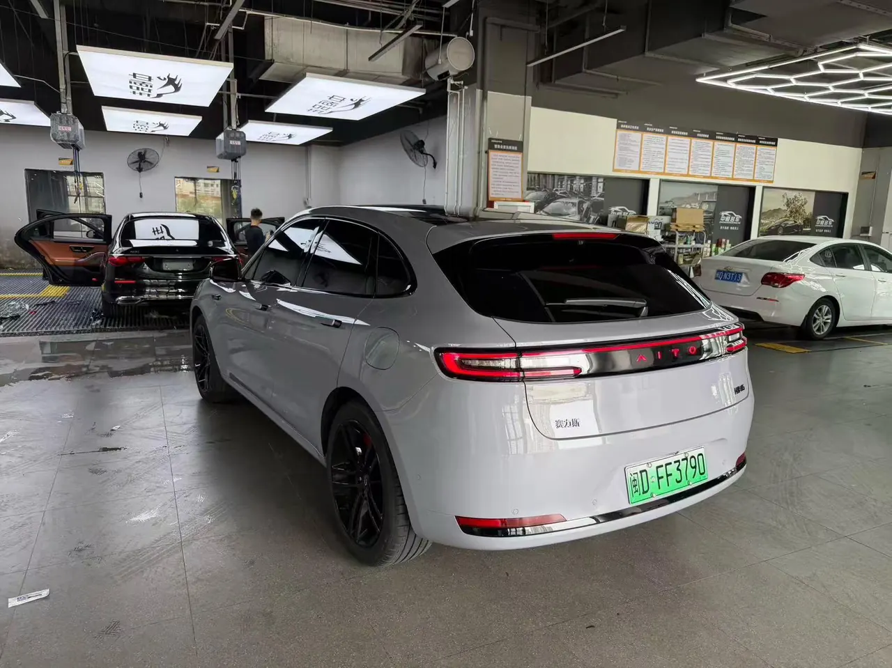 AITO 2025 AITO M5 extended-range Ultra rear-drive automatic gear 2