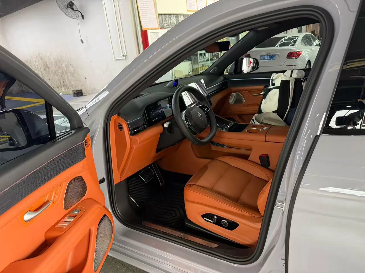 AITO 2025 AITO M5 extended-range Ultra rear-drive automatic gear 3