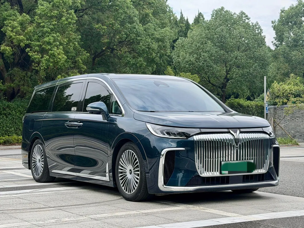 Voyah 2025 dreamers PHEV 1.5T four-wheel drive flagship Kun Peng version automatic gear 2