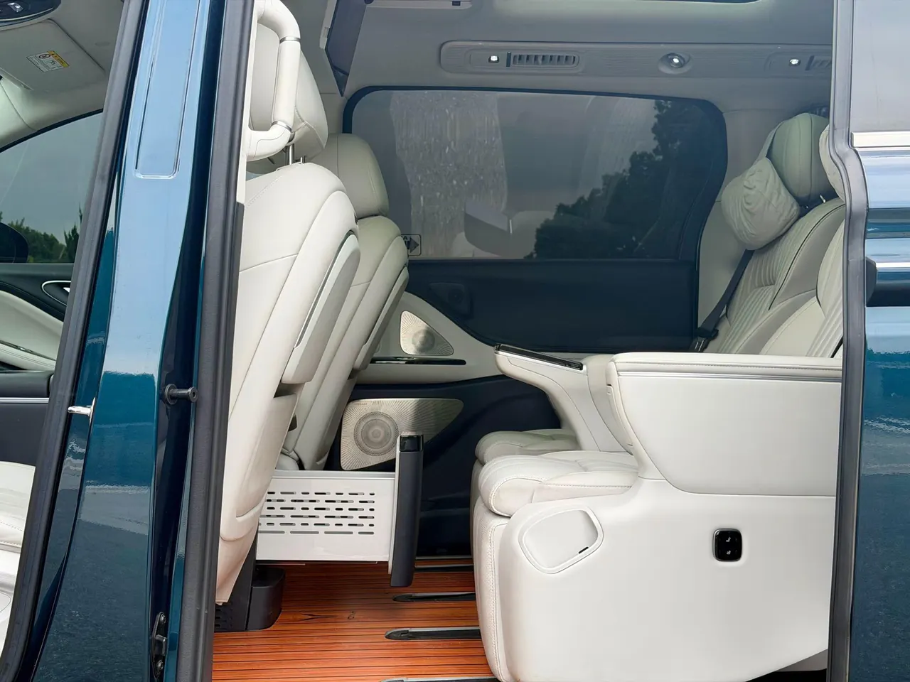 Voyah 2025 dreamers PHEV 1.5T four-wheel drive flagship Kun Peng version automatic gear 4