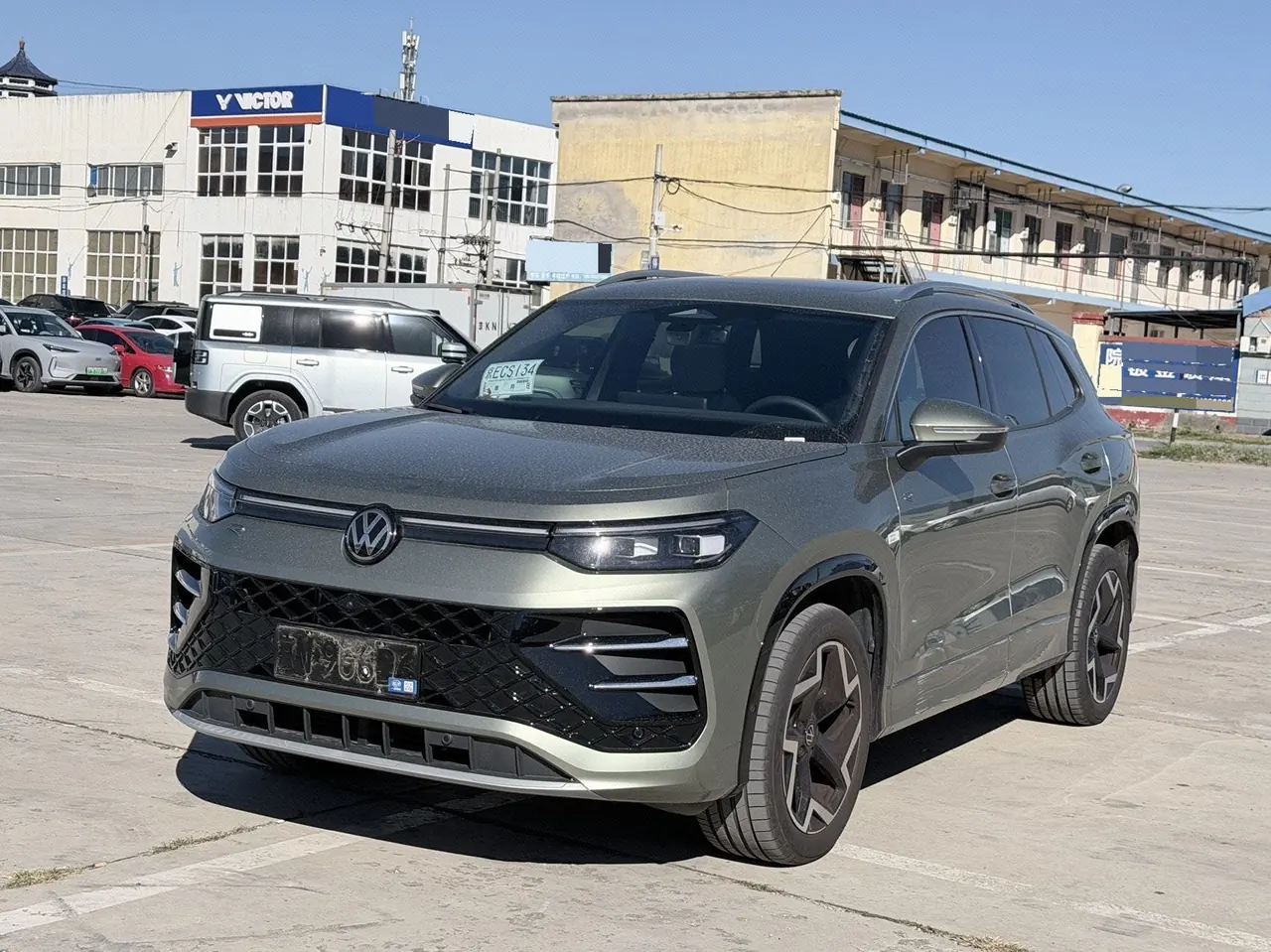 打开图片灯箱:Volkswagen 2025 Tanyue L 2.0TSI 380TSI 4-wheel drive luxury automatic gear