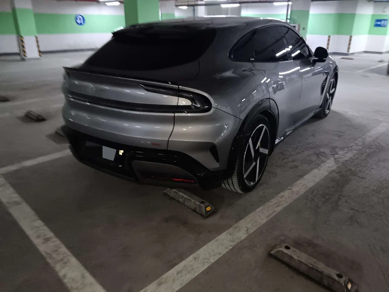 MI 2025 YU7 Long Endurance High Performance Four-wheel Drive Max Edition Automatic Gear 2