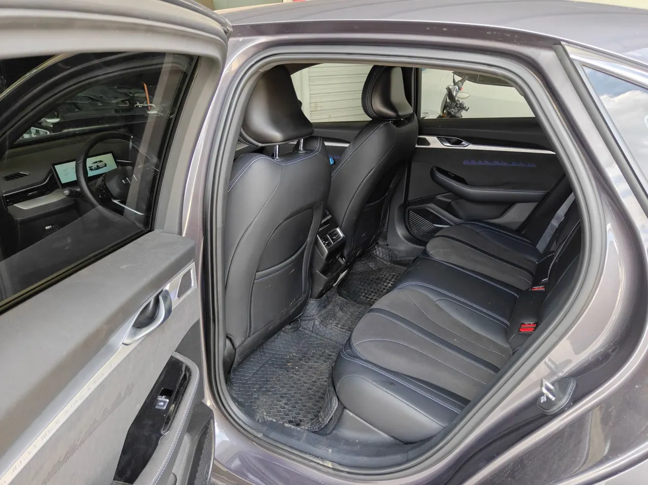 Geely 2025 xingrui 2.0TD oriental obsidian star version automatic gear 3