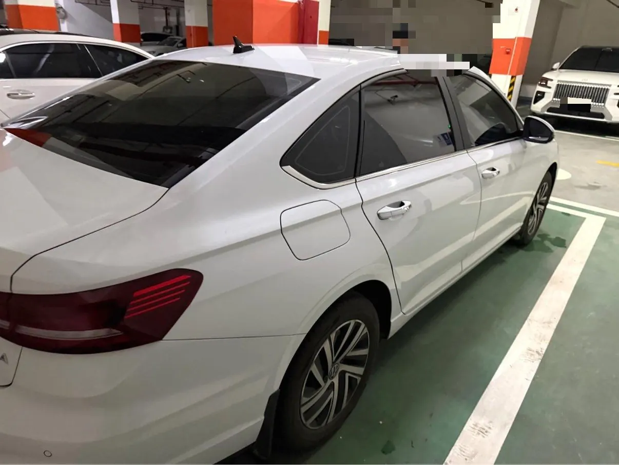 Volkswagen 2024 LaVida 1.5 Star 5 Million Edition Automatic Gear 5
