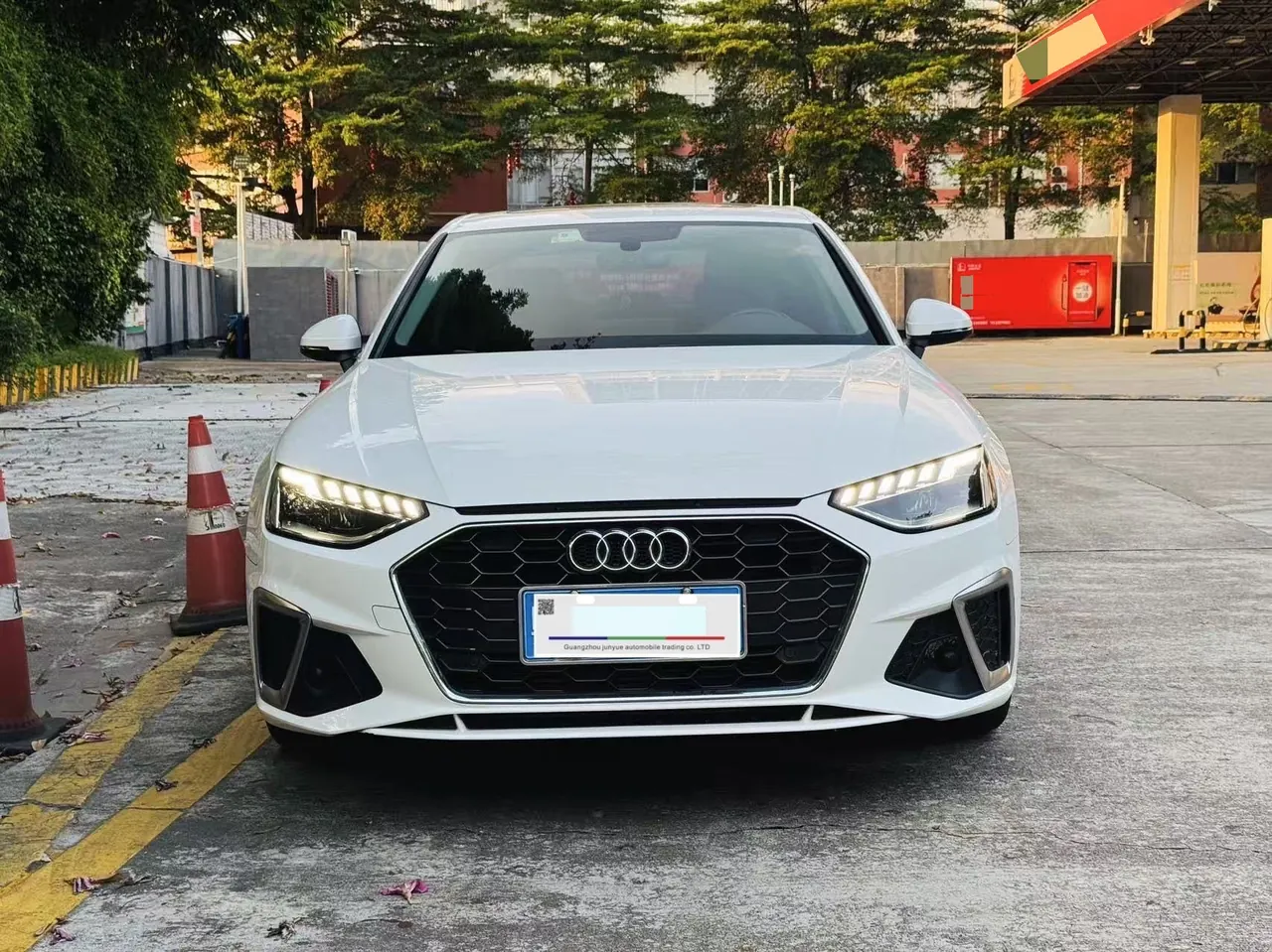 Audi 2020 A4L 2.0TFSI 40TFSI Fashion Dynamic Automatic 2