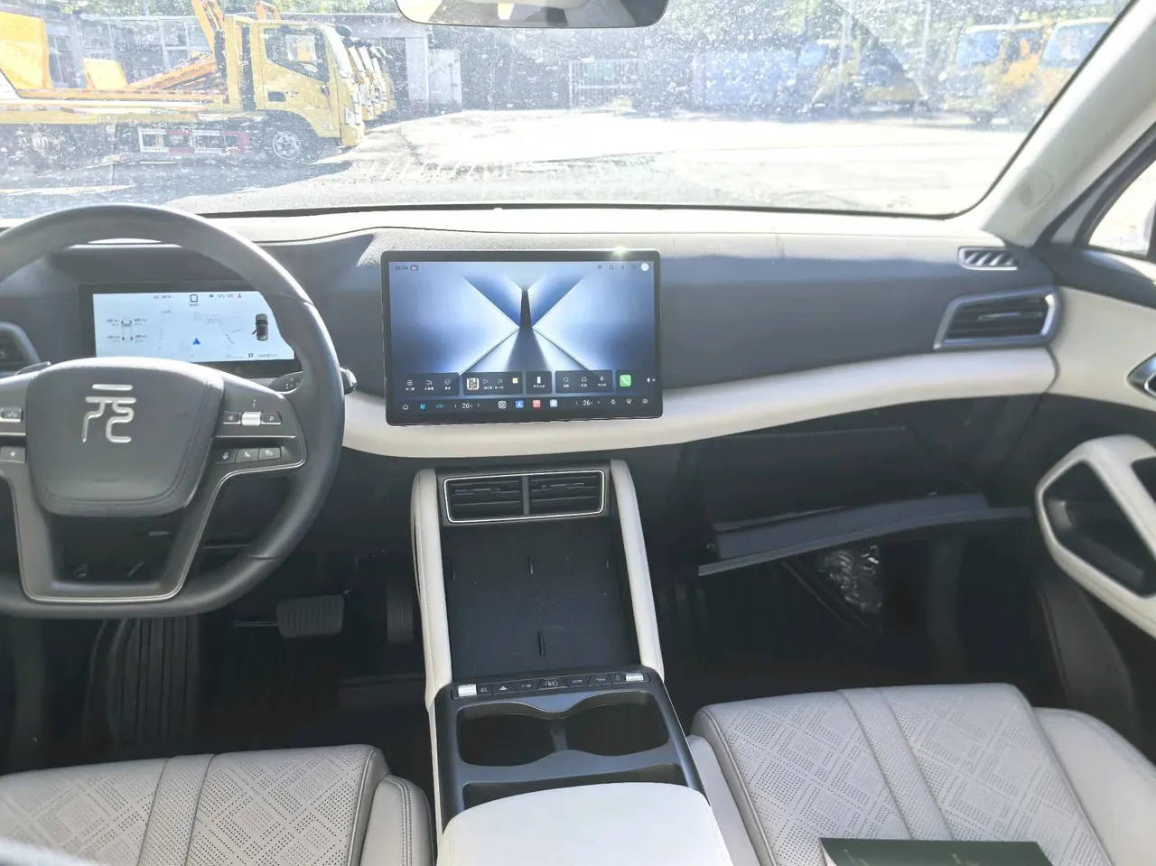 BYD 2025 Yuan UP Smart Driving 401KM Vital Automatic Gear 12