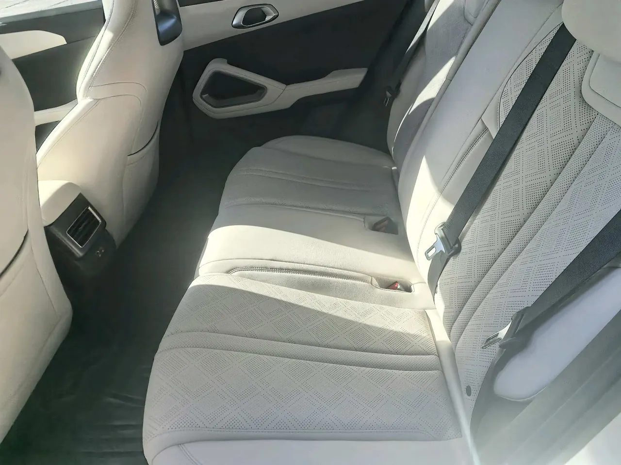 BYD 2025 Yuan UP Smart Driving 401KM Vital Automatic Gear 9