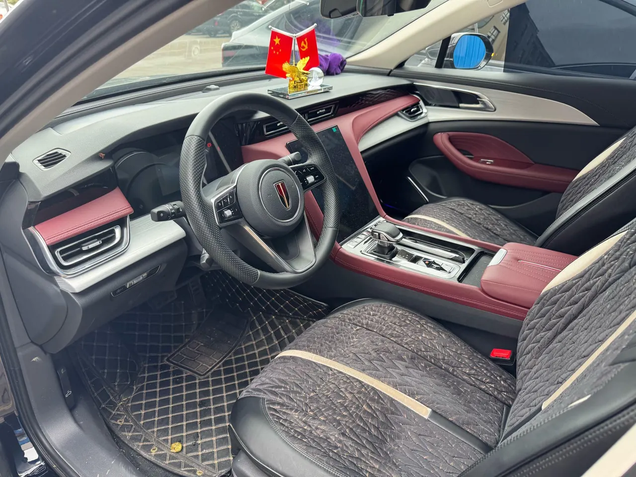 HongQi 2025 H5 1.5T Flag Rhyme 500000 Commemorative Automatic Gear 3