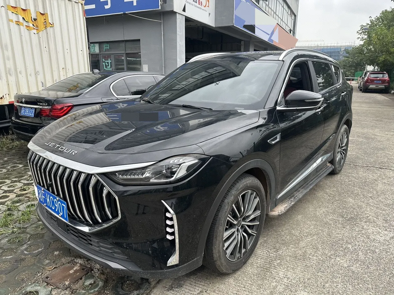 Open image lightbox: Jetour 2025 X70 PLUS 1.5T Champion Edition PRO 5-seater automatic transmission