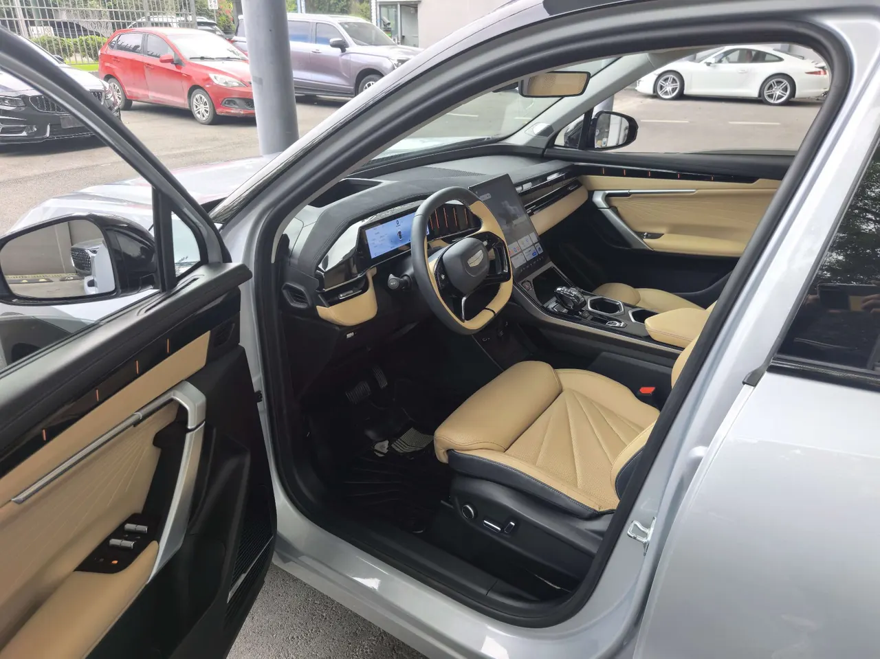 Geely 2023 Boyue L 2.0TD Flagship Automatic Gear 4