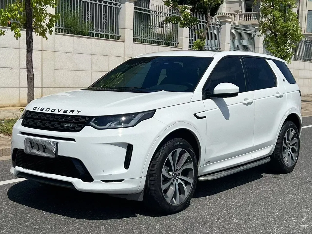 打开图片灯箱：Land Rover 2020 Discovery Sports Edition 48V 2.0T 249PS R-Dynamic SE Performance Technology Edition 7-seat Automatic Gear