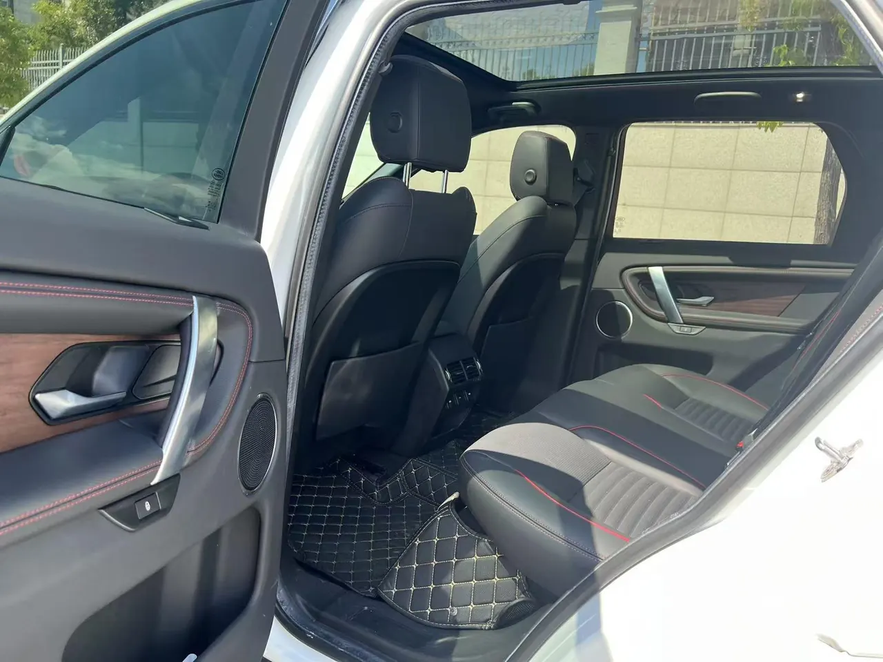 Land Rover 2020 Discovery Sports Edition 48V 2.0T 249PS R-Dynamic SE Performance Technology Edition 7-seat Automatic Gear 5