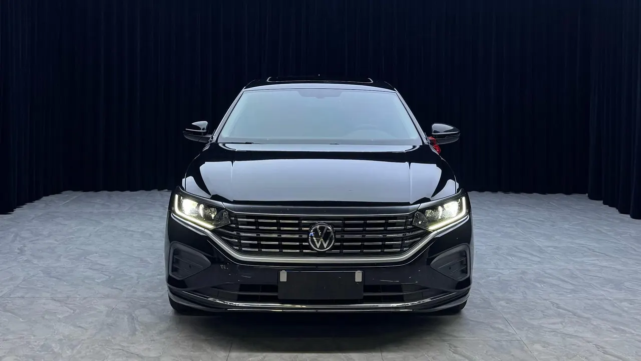 Volkswagen 2025 Passat 2.0TSI 380TSI Subut Longteng Edition Automatic Gear 2
