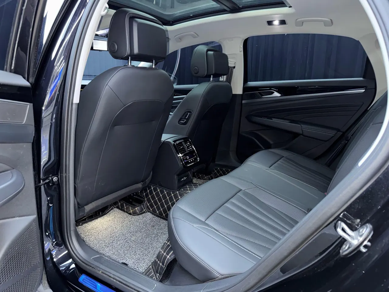 Volkswagen 2025 Passat 2.0TSI 380TSI Subut Longteng Edition Automatic Gear 8