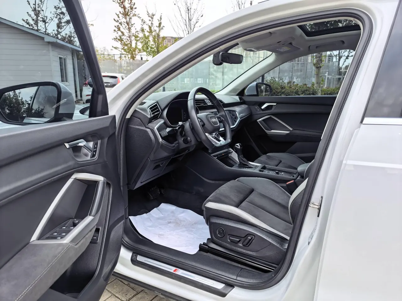 Audi 2020 Q3 1.4TFSI 35TFSI Fashion Dynamic Automatic 3