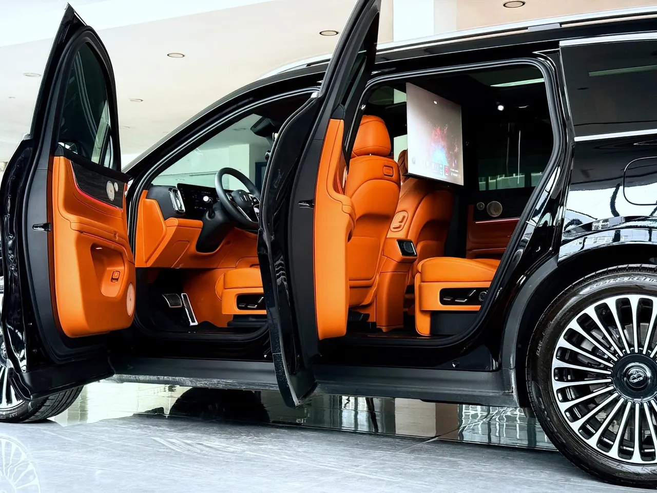 AITO 2025 AITO M9 extended range Ultra version 52kWh6 seat version automatic gear 6
