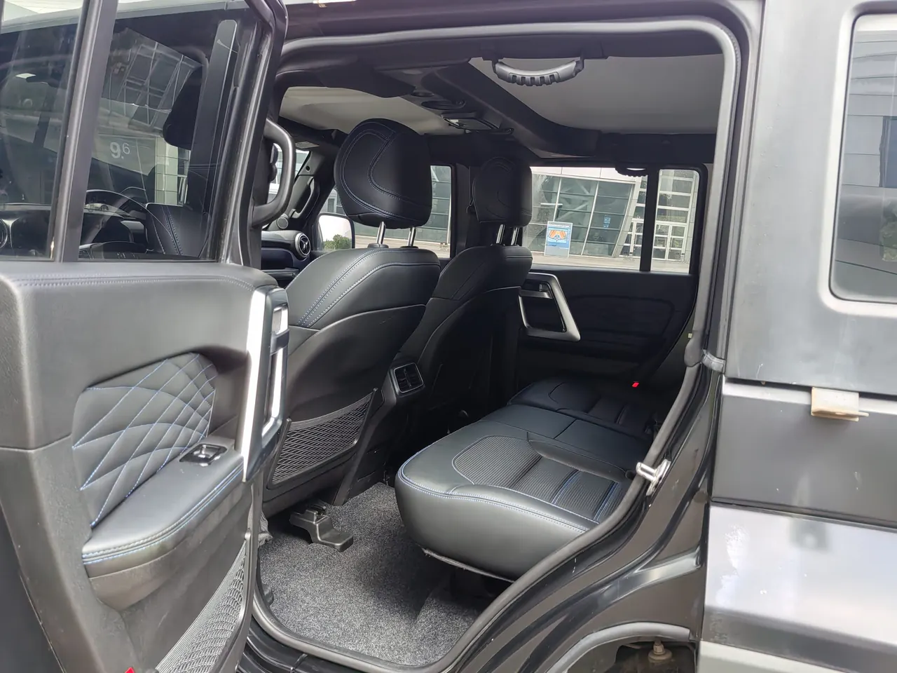 Beijing 2021 BJ40 2.3T Four-wheel Drive Blade Hero Edition Extreme Automatic Gear 5