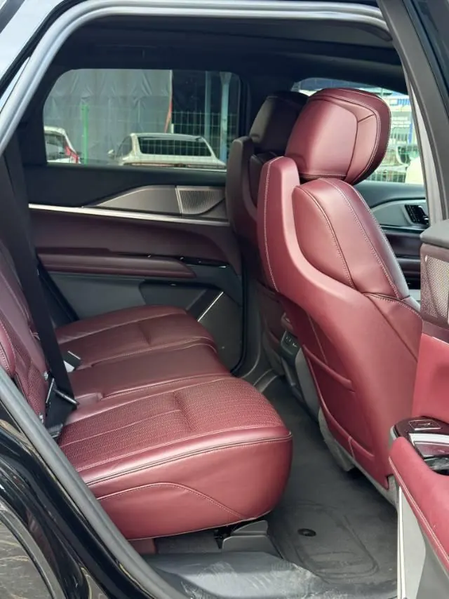 Cadillac 2025 XT5 48V 2.0T Platinum Automatic Gear 4