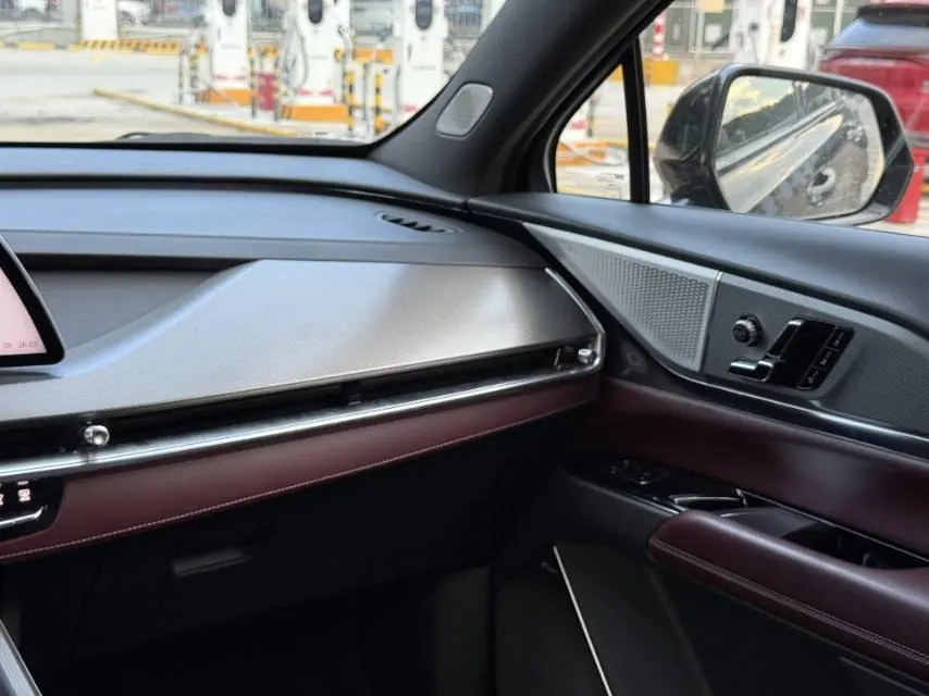 Cadillac 2025 XT5 48V 2.0T Platinum Automatic Gear 7