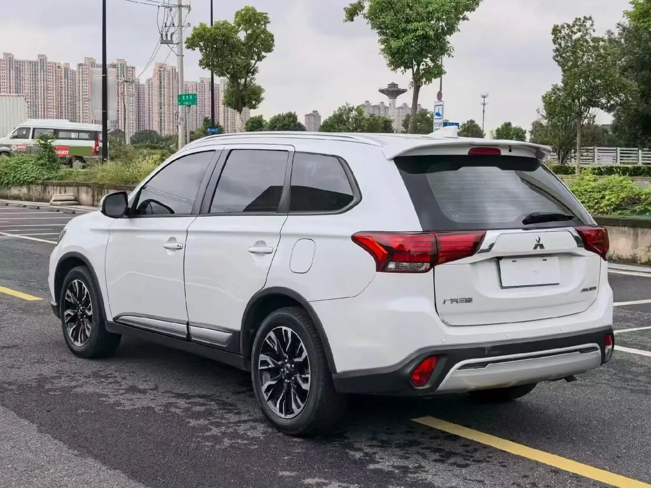Mitsubishi 2020 Outlander 2.0 Stepless Two-Drive Enjoy Edition 7-seat Automatic Gear 6