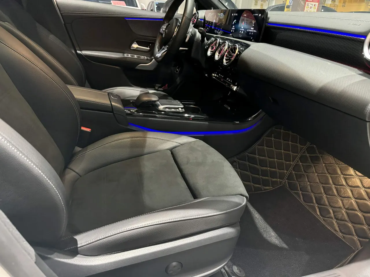 Mercedes Benz Class A 2021 A 200 L 1.3T Fashion Automatic Gear 4
