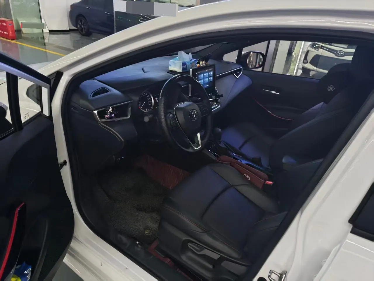 Toyota 2023 Lei Ling 1.2T Stepless 185T Sports Edition Automatic Gear 4
