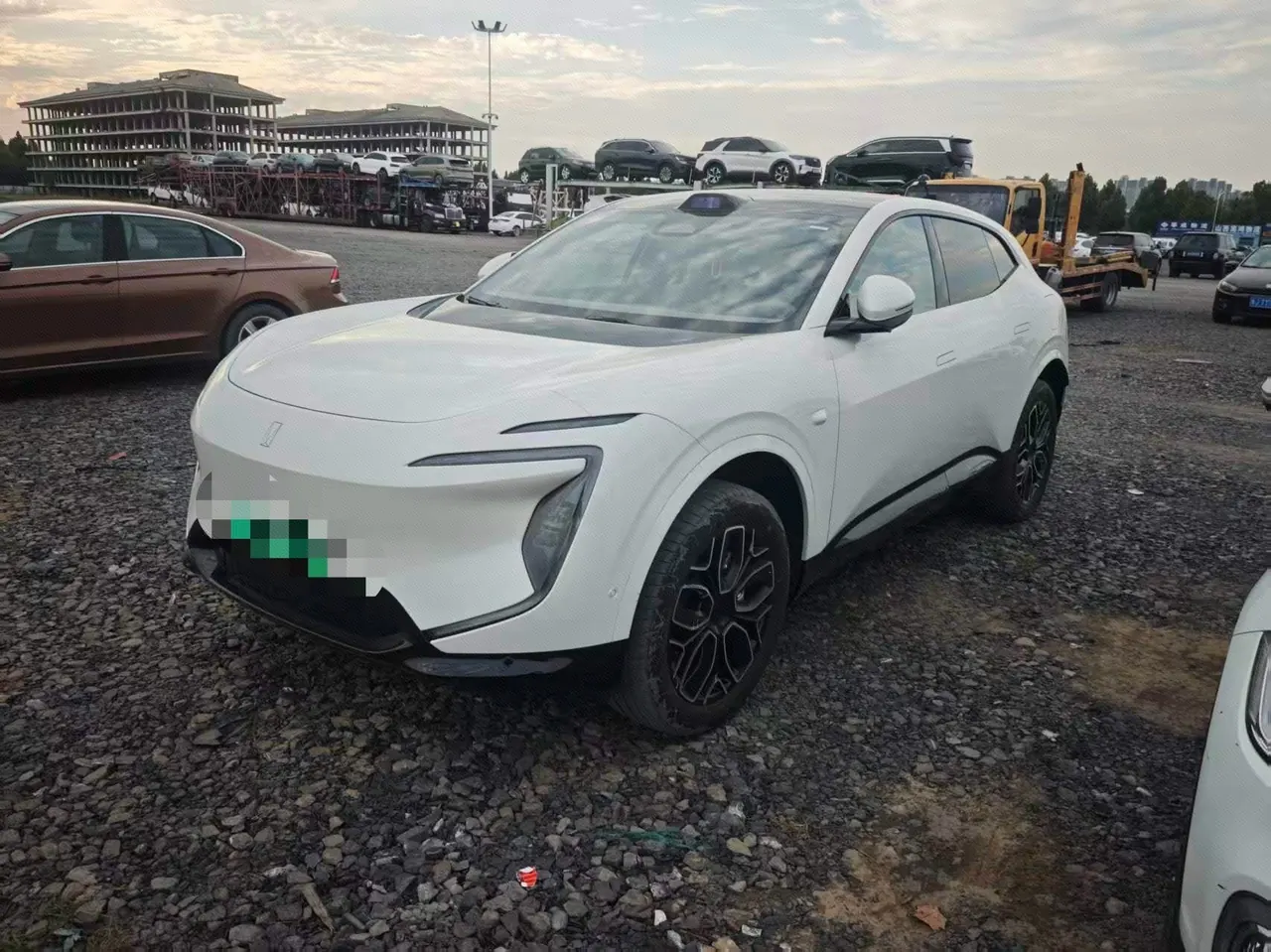 Open image lightbox: Avatr 2026 Avatr 07 Ultra Pure Electric Edition Four-wheel Drive Automatic Gear