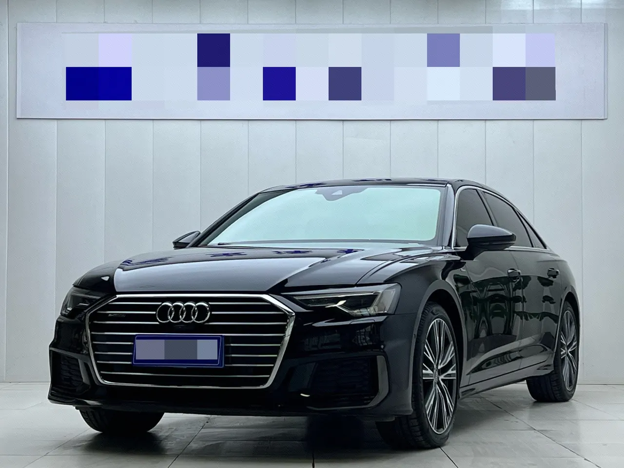 Открыть галерею: Audi 2021 A6L 2.0TFSI 45TFSI Quattro Selected Dynamic Automatic