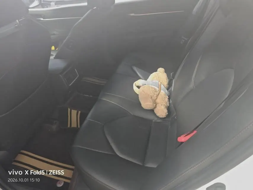 Toyota 2021 Camry 2.0G Stepless Deluxe Edition Automatic Gear 9