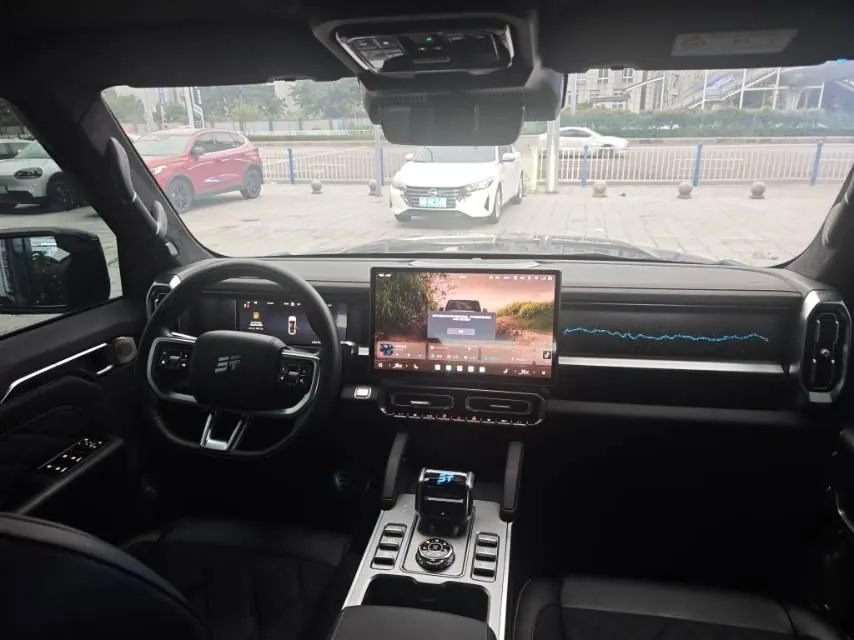 Jetour 2026 Traveler C- DM 1.5T 211km XWD Huawei Gankun Zhijia Automatic Transmission 4
