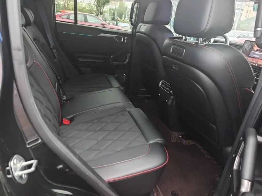 Jetour 2026 Traveler C- DM 1.5T 211km XWD Huawei Gankun Zhijia Automatic Transmission 5