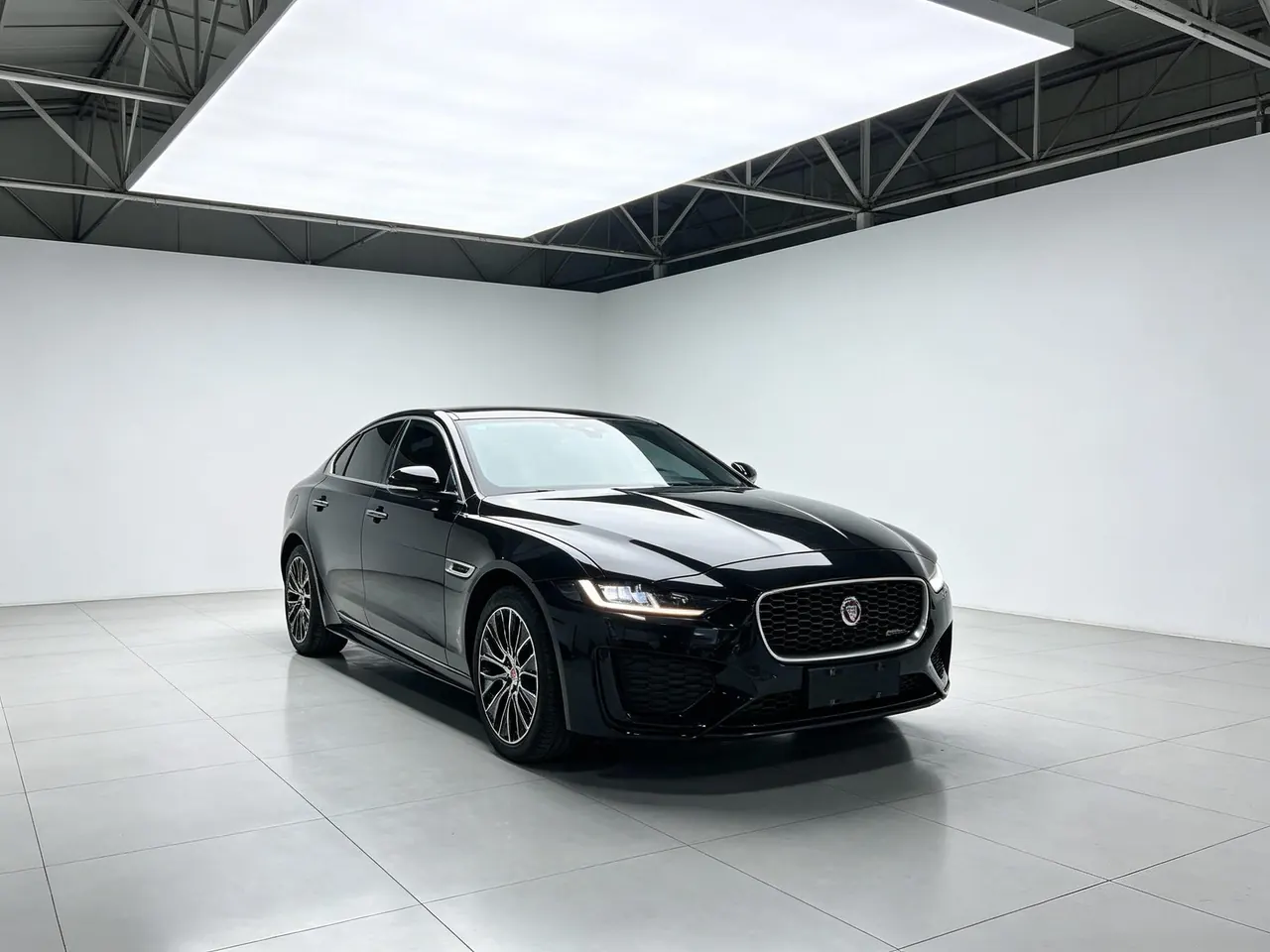 Jaguar 2020 XEL 2.0T 200PS R-DYNAMIC S Enterprising Sports Edition Automatic Gear 3