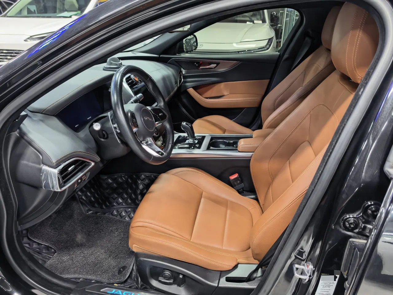 Jaguar 2020 XEL 2.0T 200PS R-DYNAMIC S Enterprising Sports Edition Automatic Gear 6