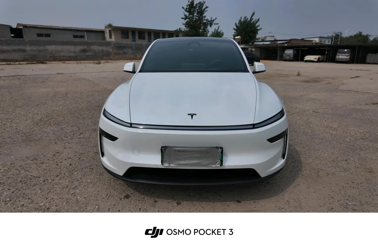 Tesla 2026 Model Y Rear-Wheel-Drive Automatic 5