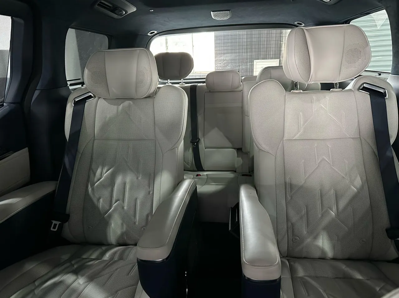 Zeekr 2024 Zeekr 009 seven-seat aisle version four-wheel drive 108kWh automatic gear 4