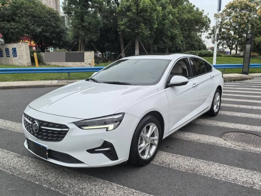 Open image lightbox: Buick 2020 Regal 1.5T 552T Elite Automatic Gear