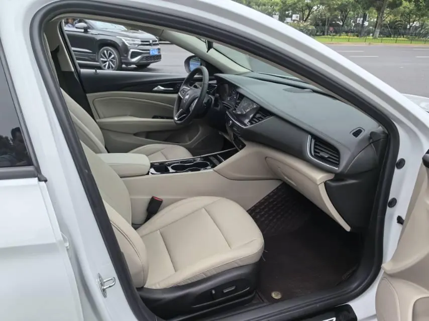 Buick 2020 Regal 1.5T 552T Elite Automatic Gear 6