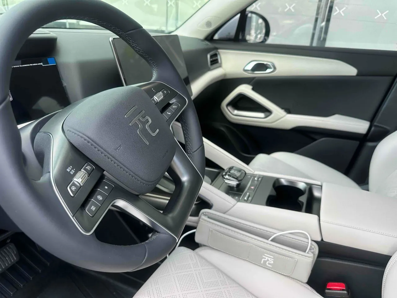 BYD 2024 Yuan UP 401KM Exceed Automatic Gear 3