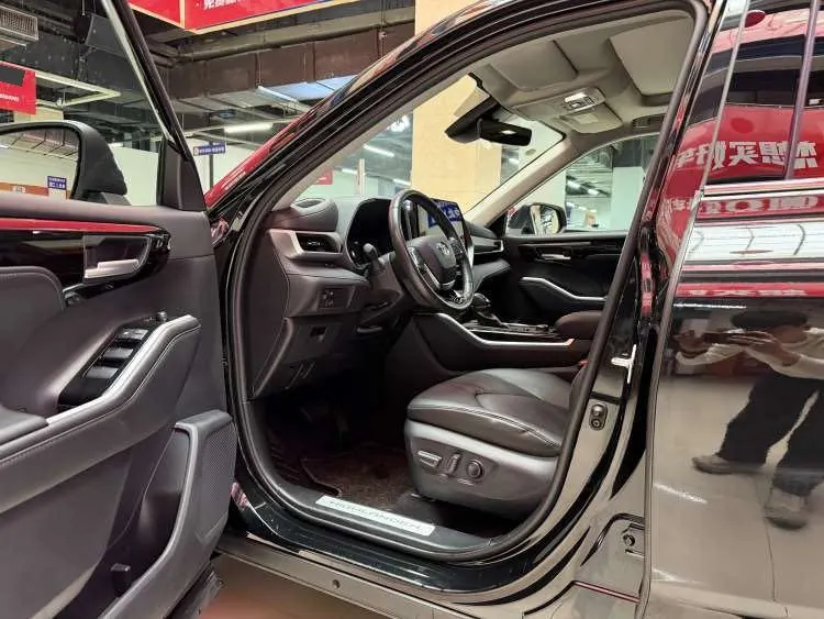 Toyota 2022 Highlander 2.0T 380T 4-wheel drive premium version 7-seat automatic gear 4