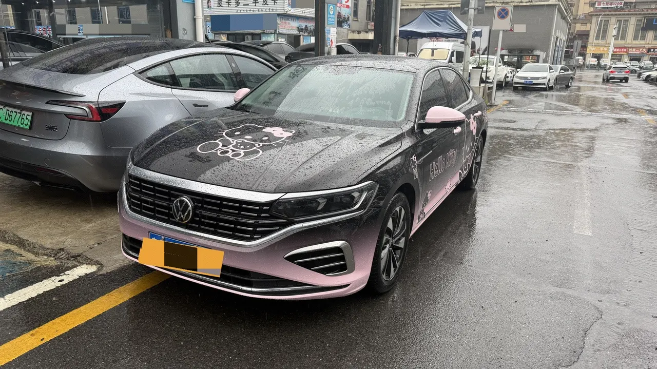 Open image lightbox: Volkswagen 2021 Passat 2.0TSI 330TSI Premium Edition Automatic Gear