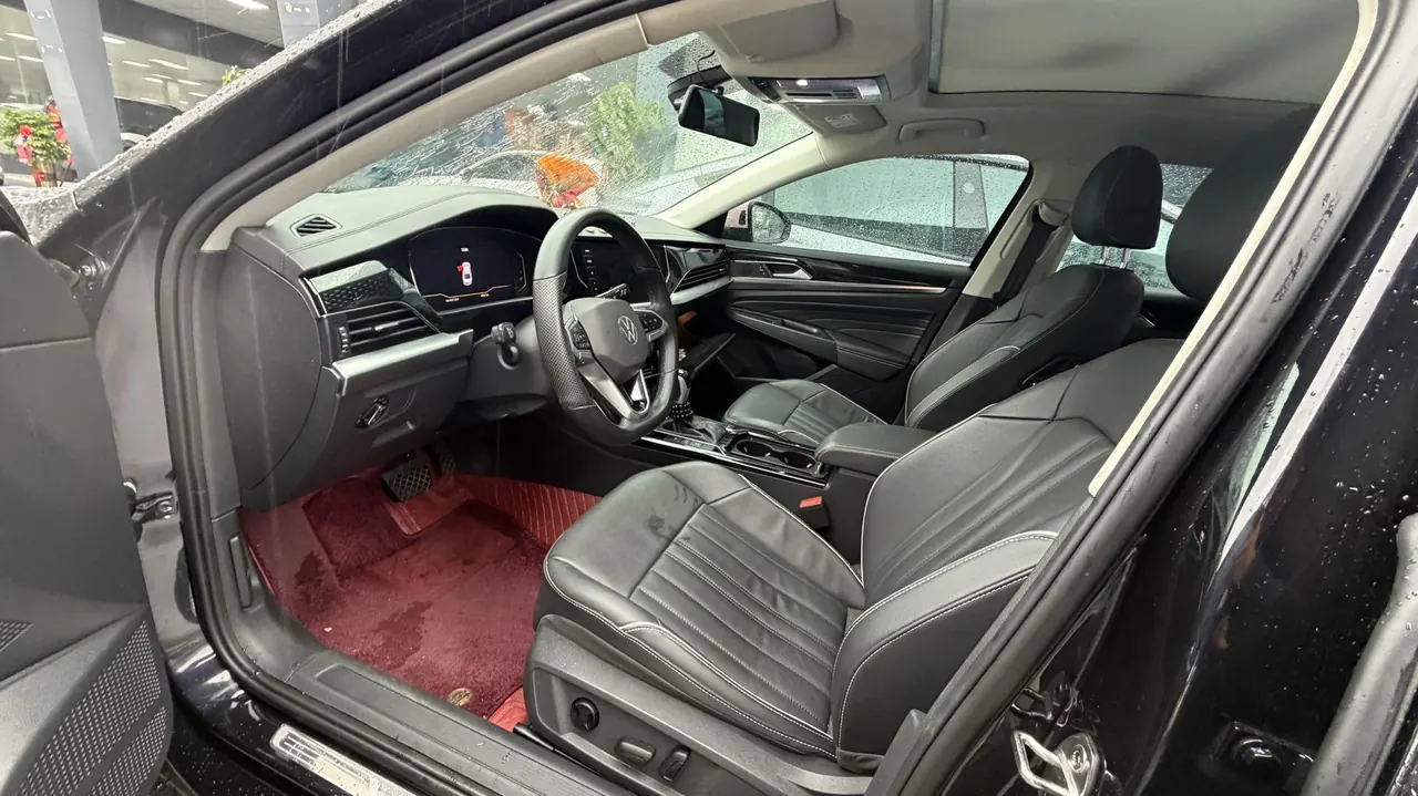 Volkswagen 2021 Passat 2.0TSI 330TSI Premium Edition Automatic Gear 2