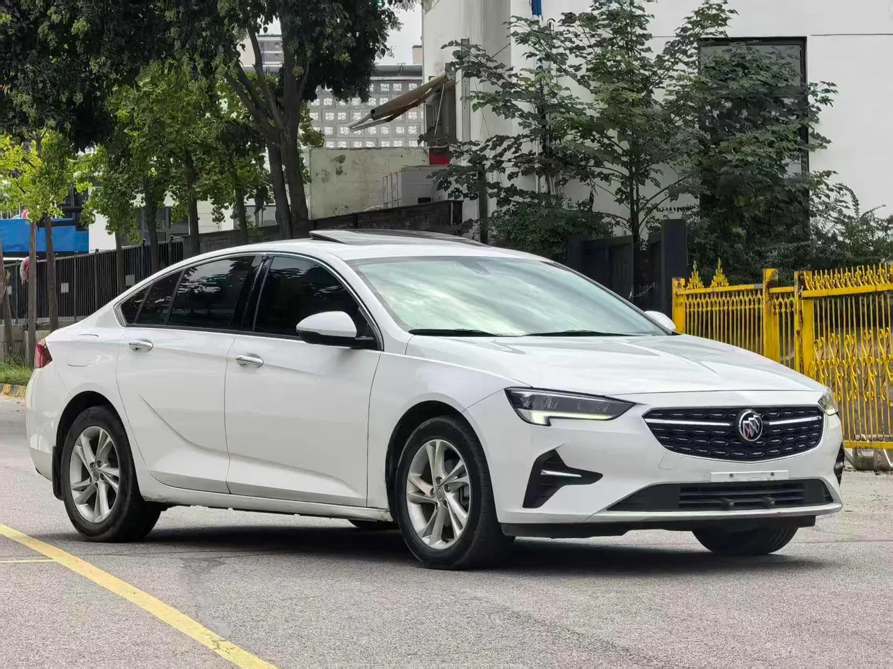 Buick 2020 Regal 1.5T 552T Elite Automatic Gear 2