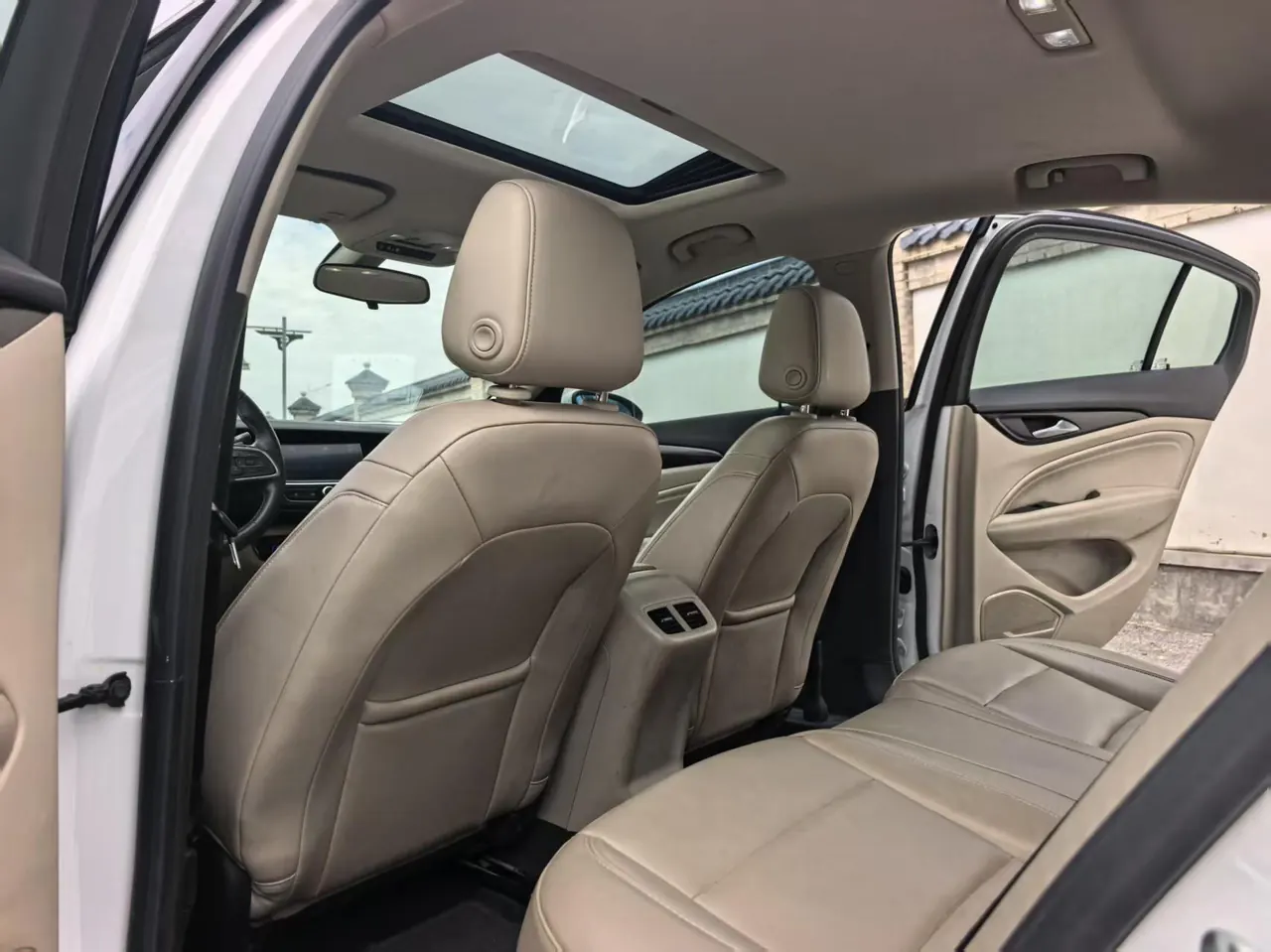 Buick 2020 Regal 1.5T 552T Elite Automatic Gear 4