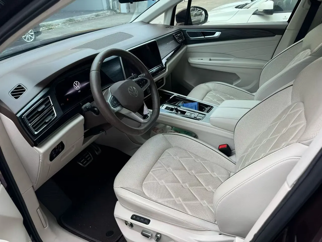 Volkswagen 2022 Wei (Viloran) 2.0TSI 380TSI Premium Edition Automatic Gear 2