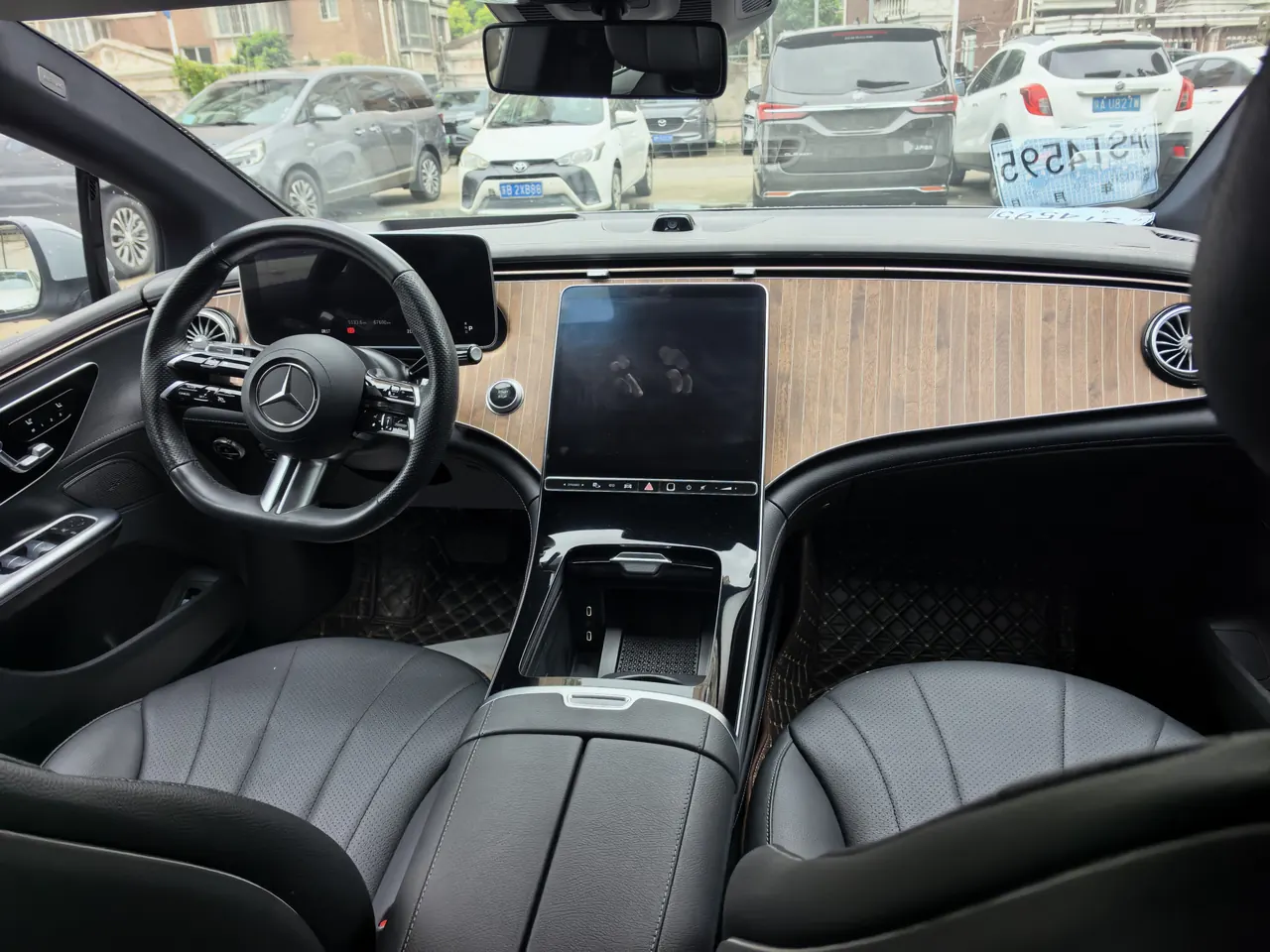 Mercedes Benz 2022 EQE 350 EQE 350 Pioneer Edition Automatic 3