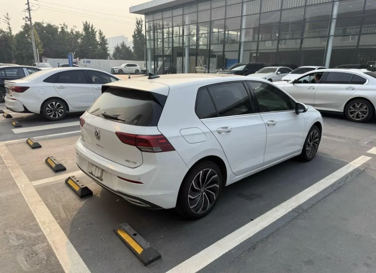 Volkswagen 2021 Golf 8 PRO 1.4TSI 280TSI First Edition Automatic 2