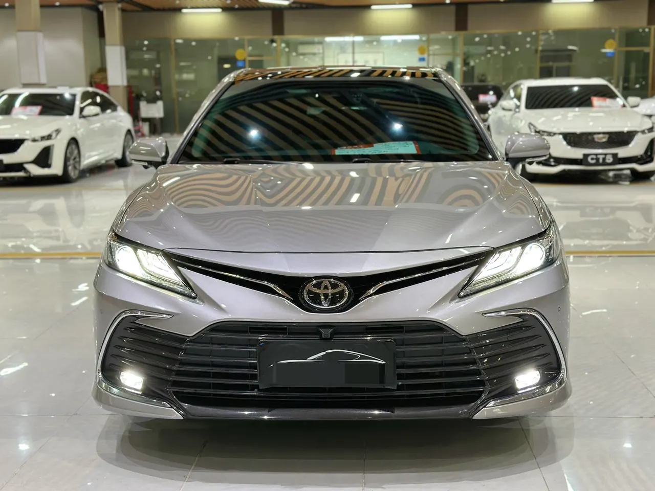 Toyota 2021 Camry 2.5G Deluxe Edition Automatic Gear 2