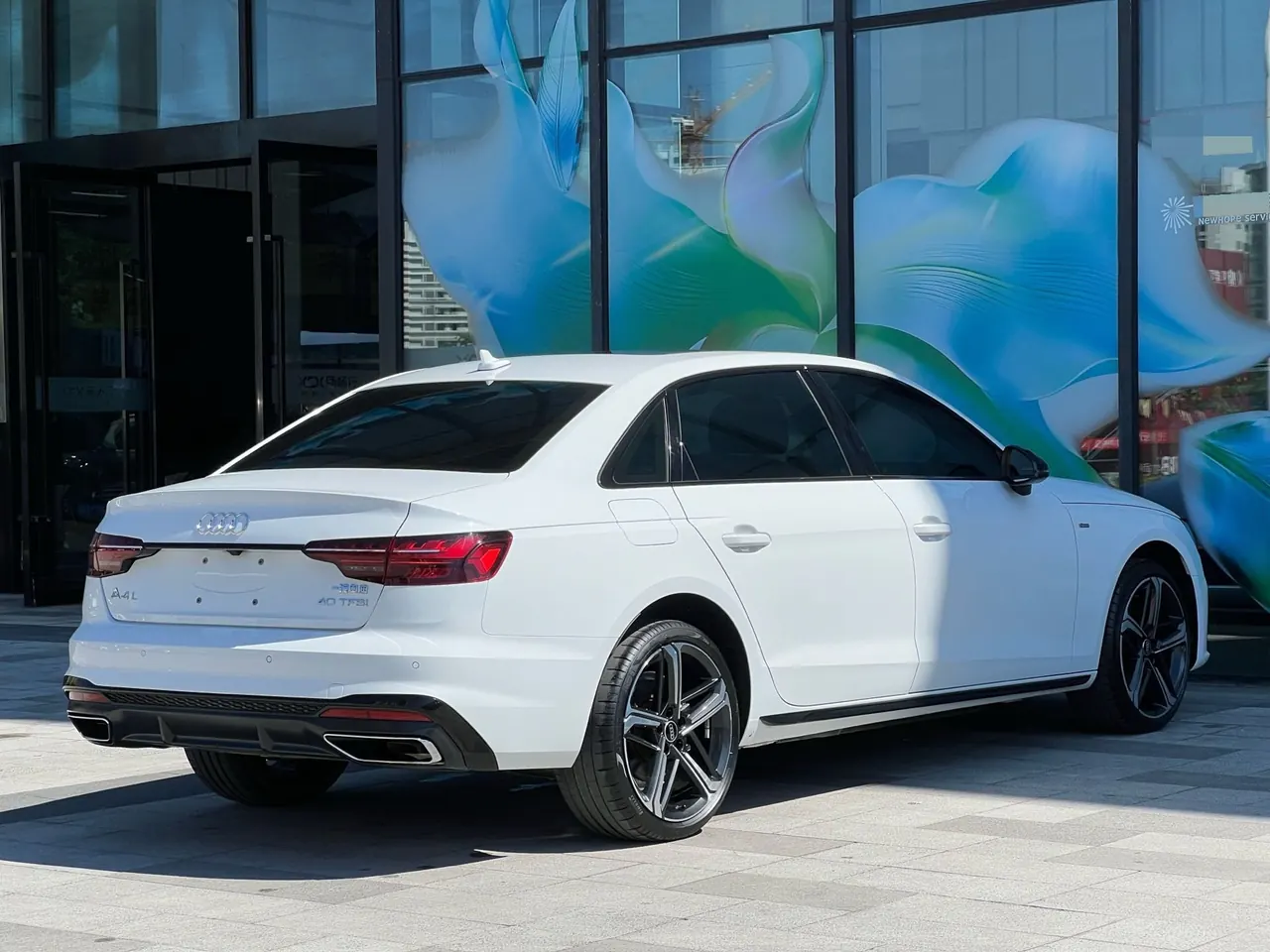Audi 2024 A4L 2.0TFSI 40TFSI Deluxe Dynamic Automatic 5