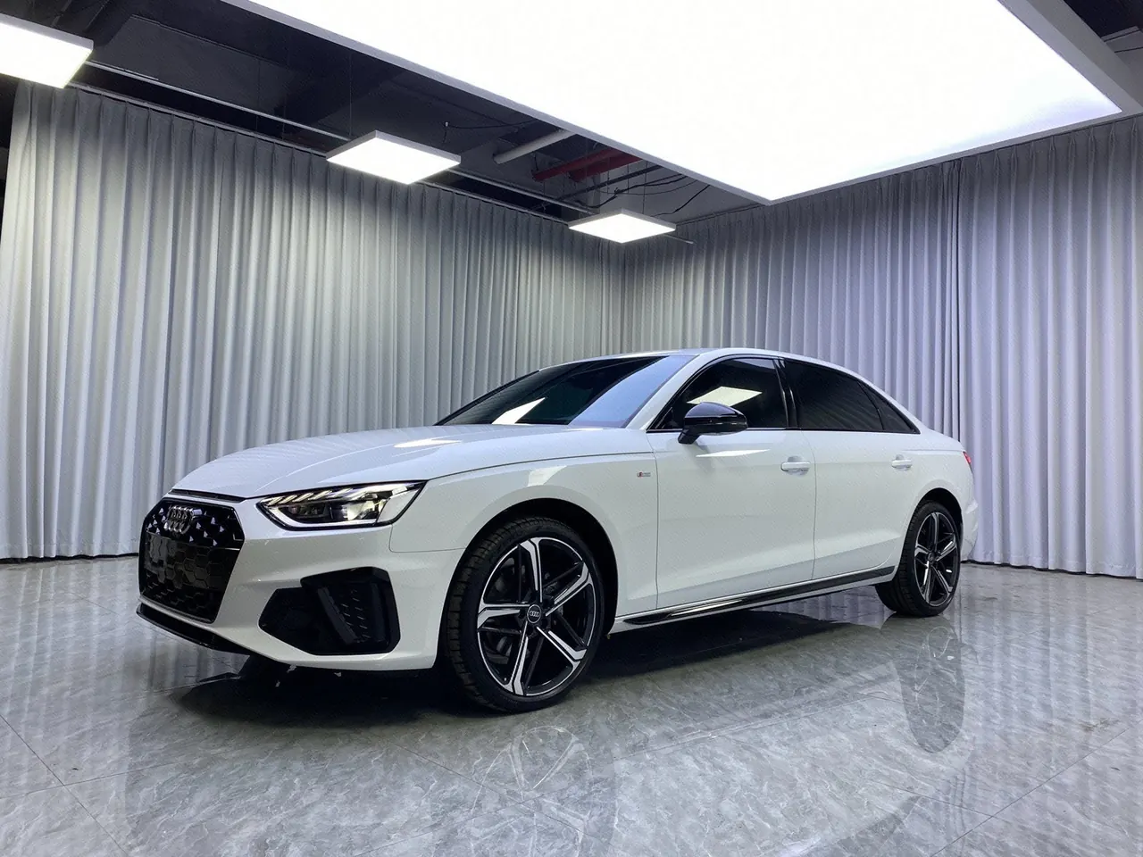 Open image lightbox: Audi 2024 A4L 2.0TFSI 40TFSI Deluxe Dynamic Automatic