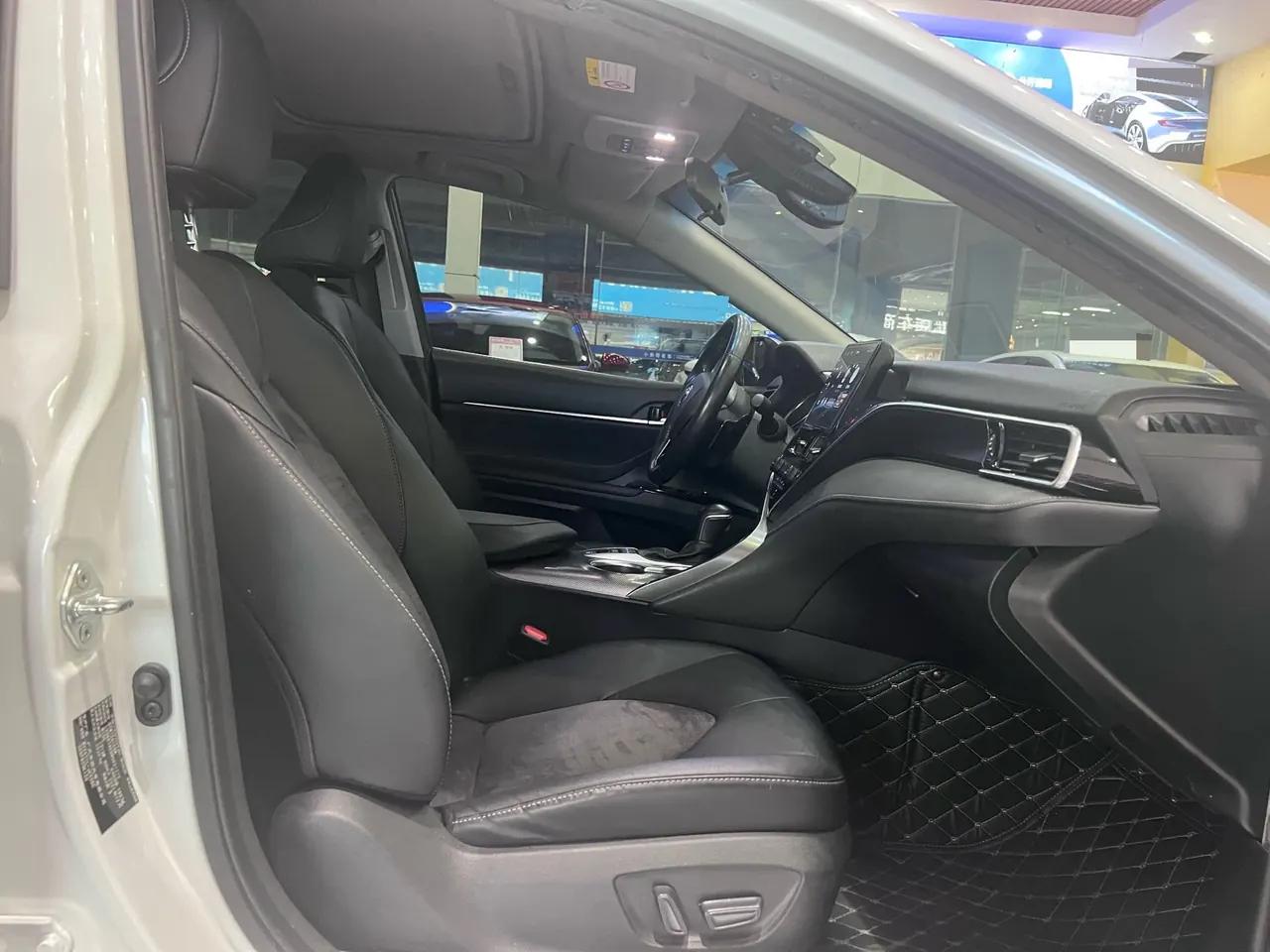 Toyota 2021 Camry 2.0S Stepless Front Edition Automatic Gear 4